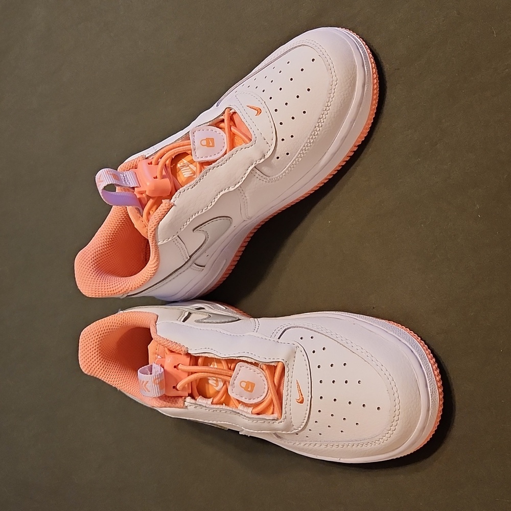 Nike force toggle kids 13 (new without box)